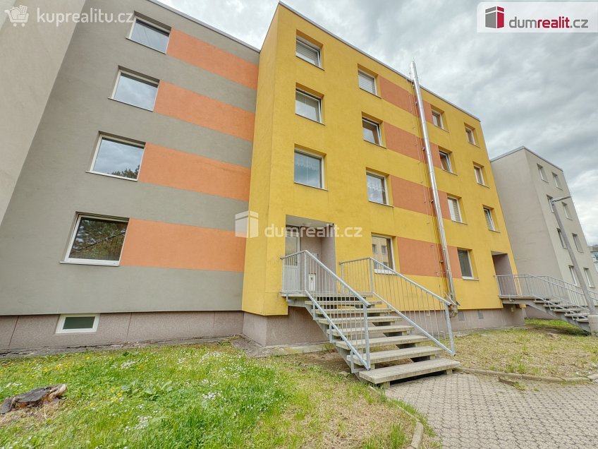 Prodej bytu 3+1 65 m^2 Jarní, Chlumec 