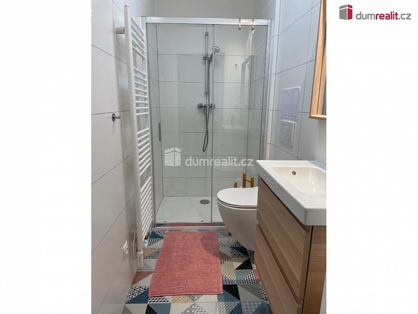 Pronájem bytu 2+kk 44 m^2 Na spojce, Praha 10 