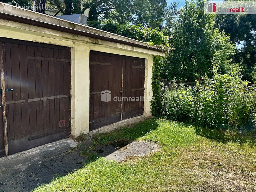 Prodej  garáže 15 m^2 Palackého náměstí, Karlovy Vary 