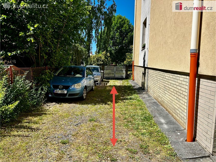 Prodej  garáže 15 m^2 Palackého náměstí, Karlovy Vary 