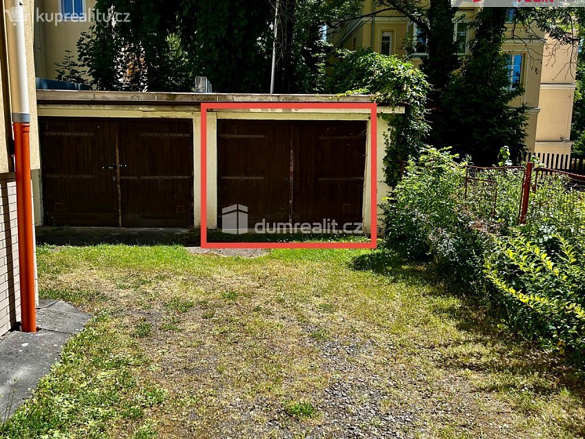 Prodej  garáže 15 m^2 Palackého náměstí, Karlovy Vary 