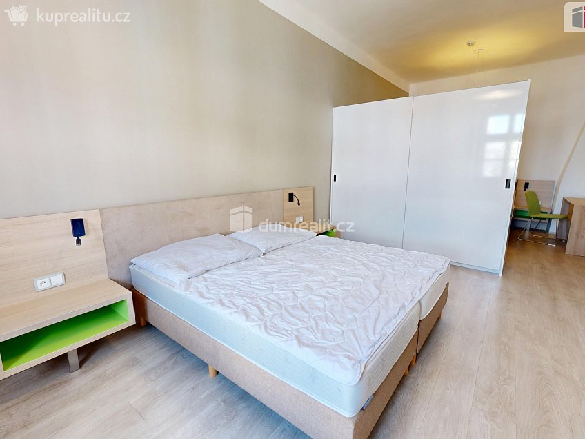 Pronájem bytu 2+kk 95 m^2 Dolní náměstí, Opava 