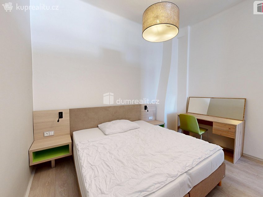 Pronájem bytu 2+kk 95 m^2 Dolní náměstí, Opava 
