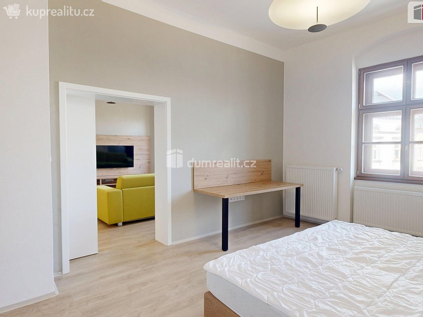 Pronájem bytu 2+kk 95 m^2 Dolní náměstí, Opava 