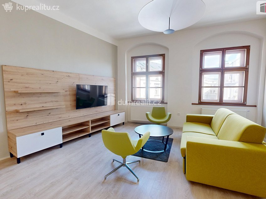 Pronájem bytu 2+kk 95 m^2 Dolní náměstí, Opava 