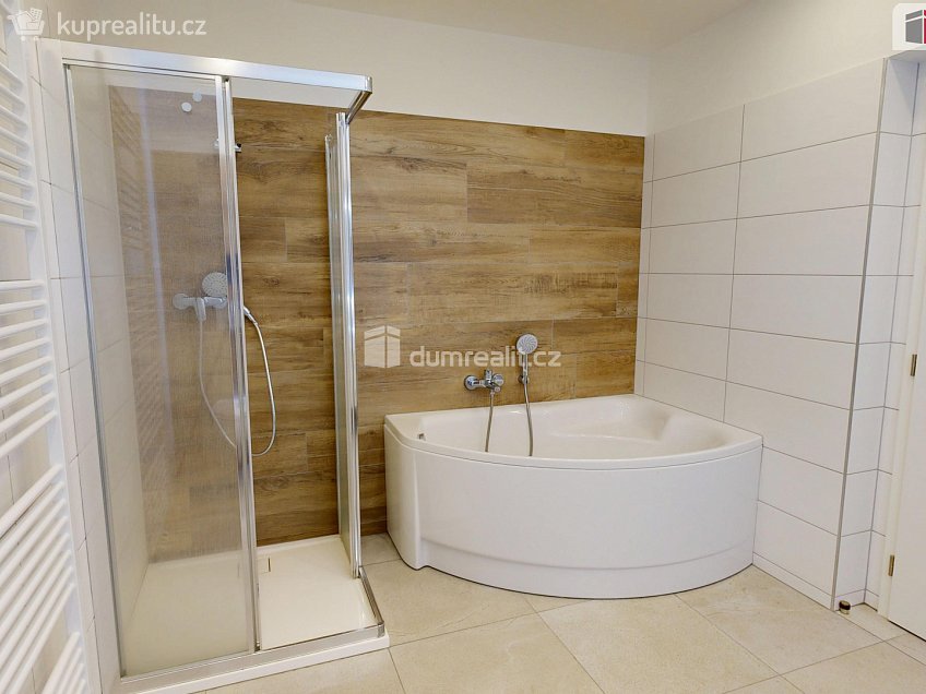 Pronájem bytu 2+kk 95 m^2 Dolní náměstí, Opava 