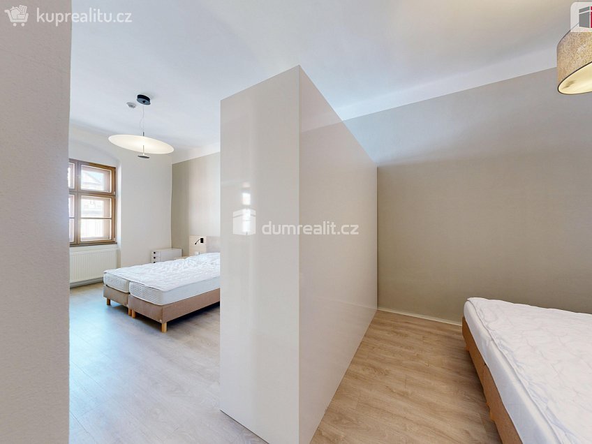 Pronájem bytu 2+kk 95 m^2 Dolní náměstí, Opava 