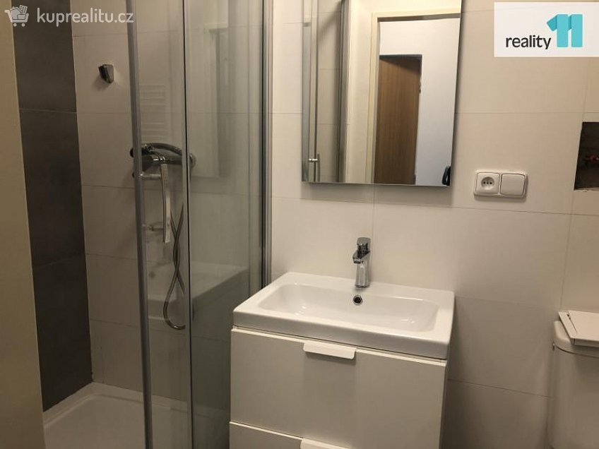 Pronájem bytu 2+kk 42 m^2 Vostrovská, Praha 6 