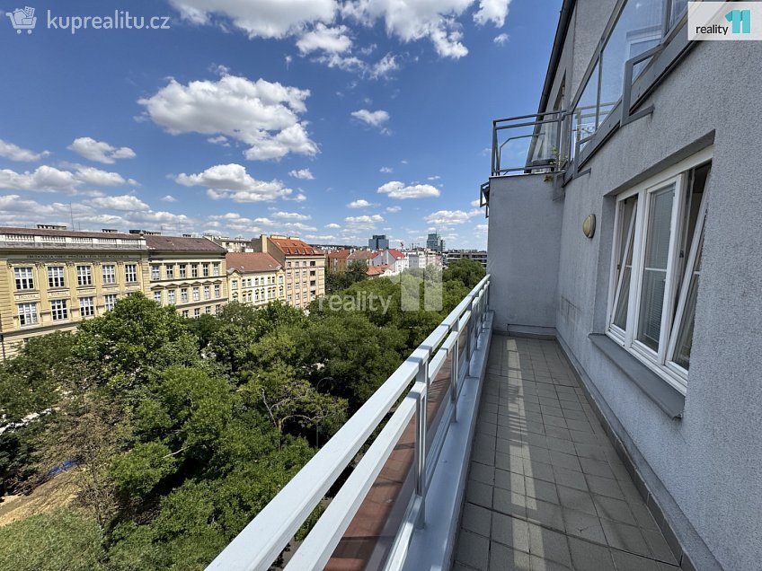 Pronájem bytu 2+kk 77 m^2 Osadní, Praha 7 