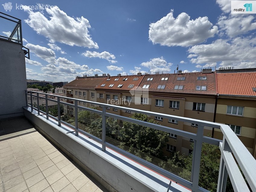 Pronájem bytu 2+kk 77 m^2 Osadní, Praha 7 
