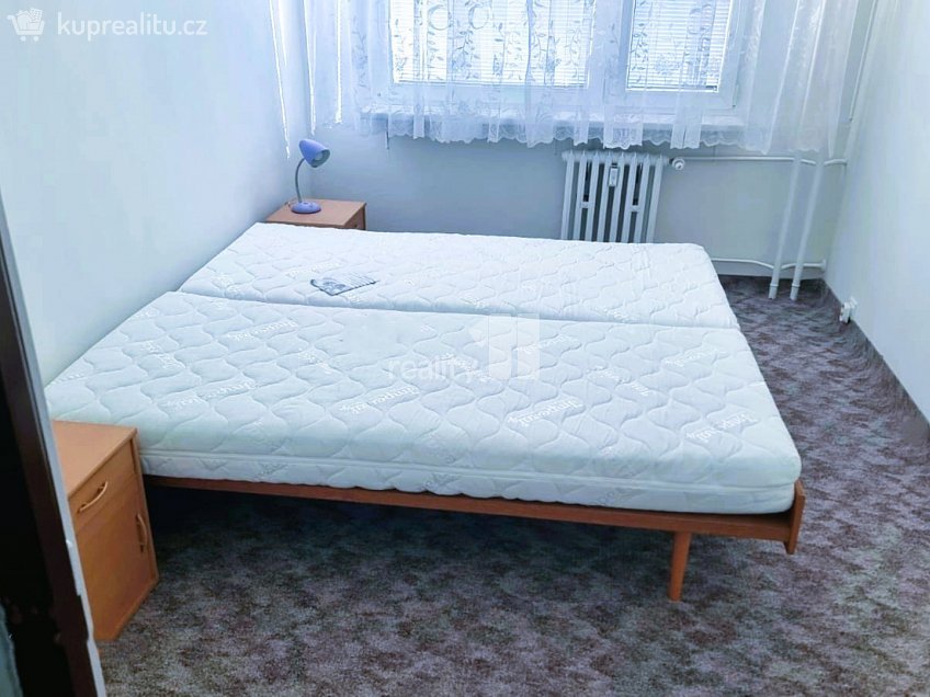 Pronájem bytu 2+kk 42 m^2 Novodvorská, Praha 4 