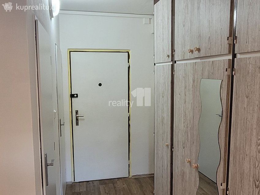 Pronájem bytu 2+kk 42 m^2 Novodvorská, Praha 4 
