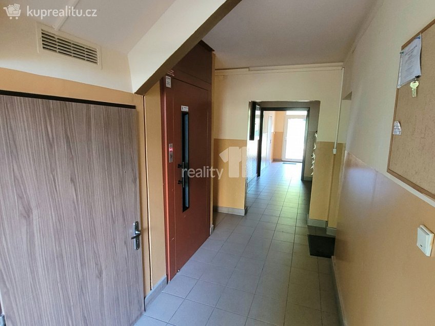 Pronájem bytu 2+kk 42 m^2 Novodvorská, Praha 4 