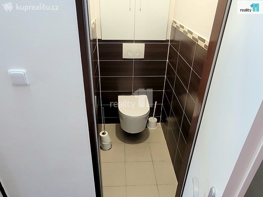 Pronájem bytu 2+kk 42 m^2 Novodvorská, Praha 4 