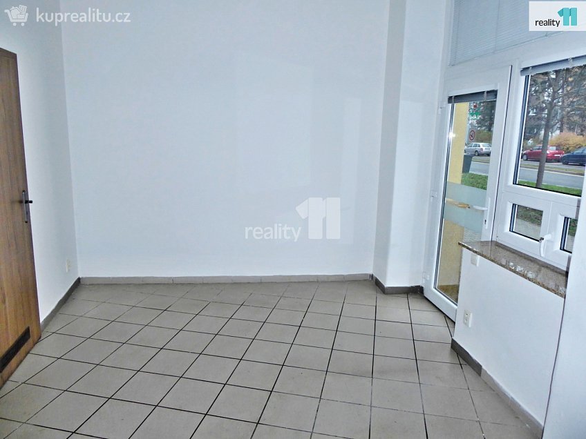 Pronájem  obchodních prostor 16 m^2 Habrmannovo náměstí, Plzeň 