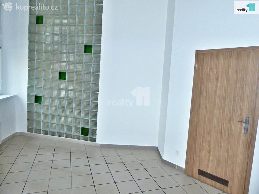 Pronájem  obchodních prostor 16 m^2 Habrmannovo náměstí, Plzeň 