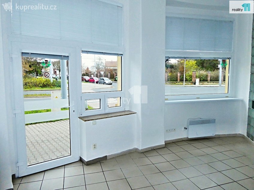 Pronájem  obchodních prostor 16 m^2 Habrmannovo náměstí, Plzeň 