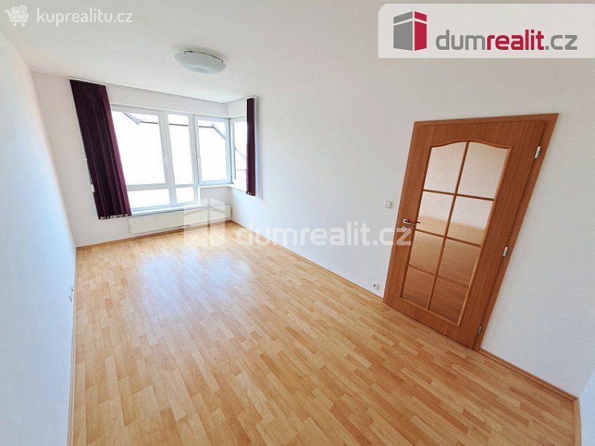 Pronájem bytu 4+kk 96 m^2 Na hlinách, Praha 8 