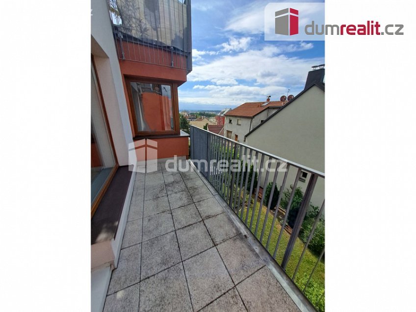 Pronájem bytu 4+kk 96 m^2 Na hlinách, Praha 8 