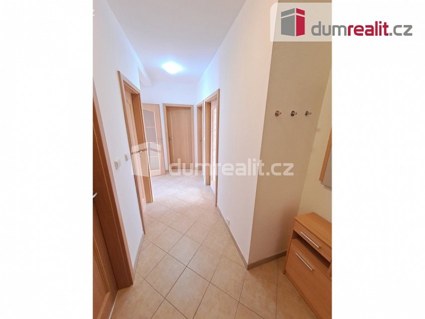 Pronájem bytu 4+kk 96 m^2 Na hlinách, Praha 8 
