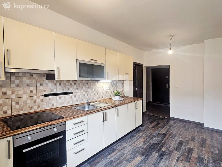 Pronájem bytu 2+1 70 m^2 Kouřimská, Kolín 