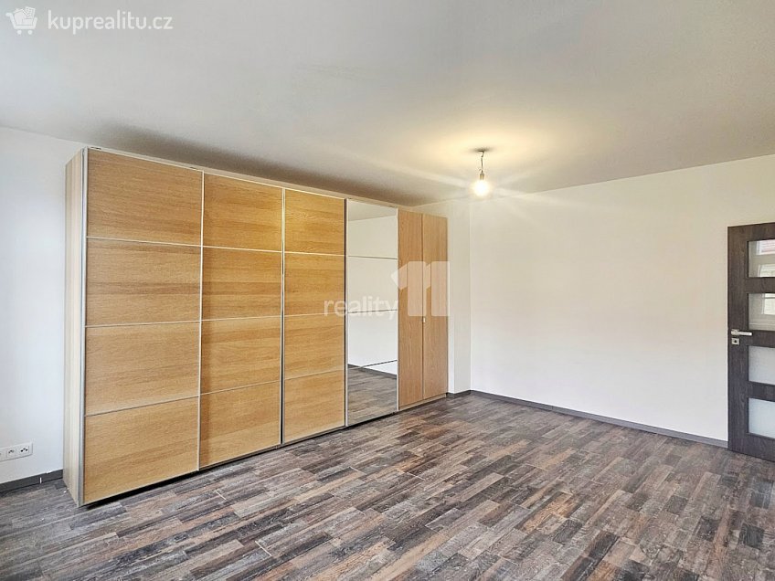 Pronájem bytu 2+1 70 m^2 Kouřimská, Kolín 