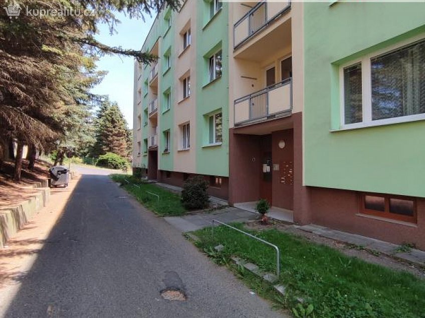 Pronájem bytu 1+1 35 m^2 Spojová, Jílové 