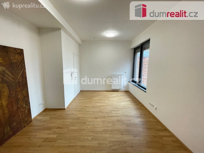 Pronájem bytu 1+kk 30 m^2 Bělohorská, Praha 6 