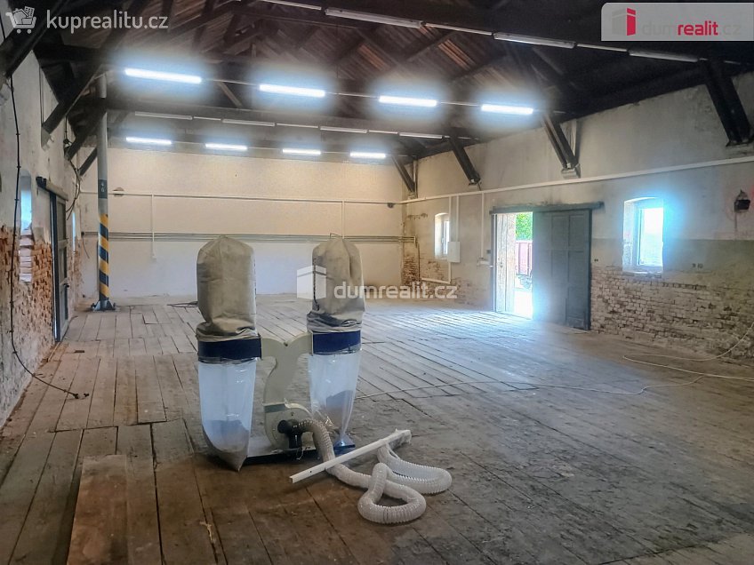 Pronájem  skladu 330 m^2 Revoluční, Moravský Písek 