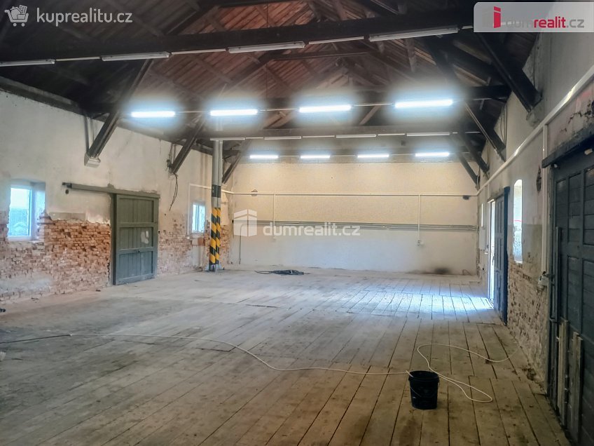 Pronájem  skladu 330 m^2 Revoluční, Moravský Písek 