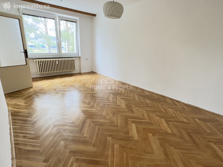 Pronájem bytu 3+1 72 m^2 U stadionu, Kuřim 