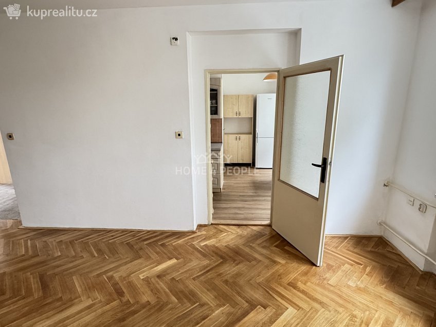 Pronájem bytu 3+1 72 m^2 U stadionu, Kuřim 