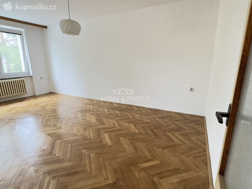 Pronájem bytu 3+1 72 m^2 U stadionu, Kuřim 