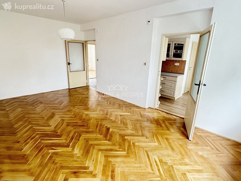 Pronájem bytu 3+1 72 m^2 U stadionu, Kuřim 