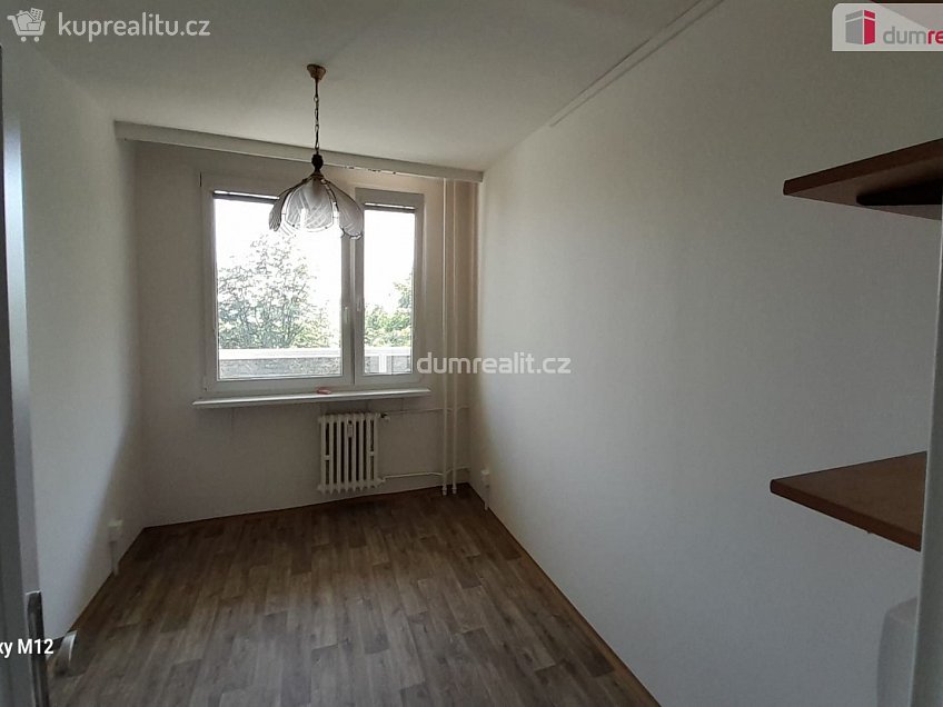 Pronájem bytu 2+kk 43 m^2 Mirovická, Praha 8 