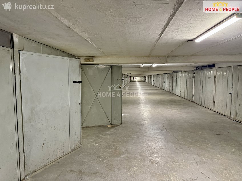 Prodej  garáže 18 m^2 Bašteckého, Praha 13 