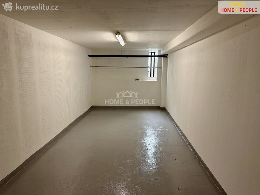 Prodej  garáže 18 m^2 Bašteckého, Praha 13 