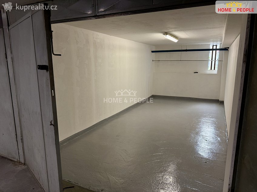 Prodej  garáže 18 m^2 Bašteckého, Praha 13 