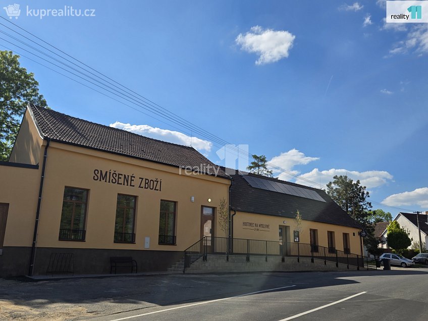 Prodej  stavebního pozemku 7185 m^2 Močovice, Močovice 
