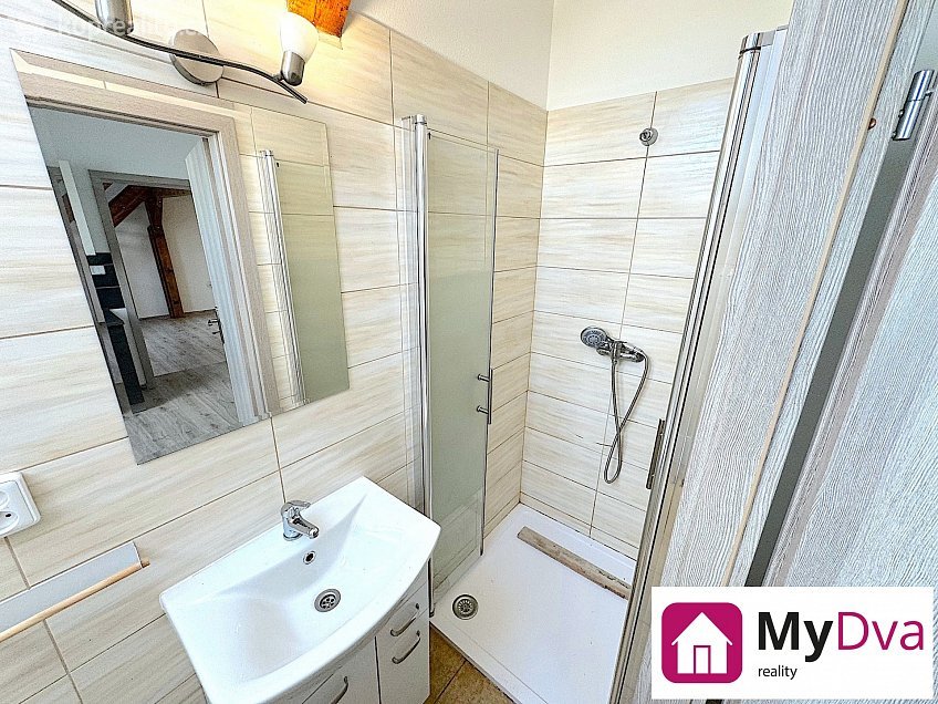 Pronájem bytu 3+1 77 m^2 Lahoferova, Dobšice 