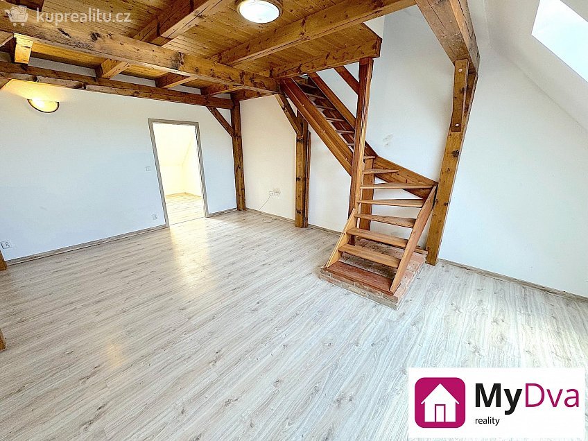 Pronájem bytu 3+1 77 m^2 Lahoferova, Dobšice 