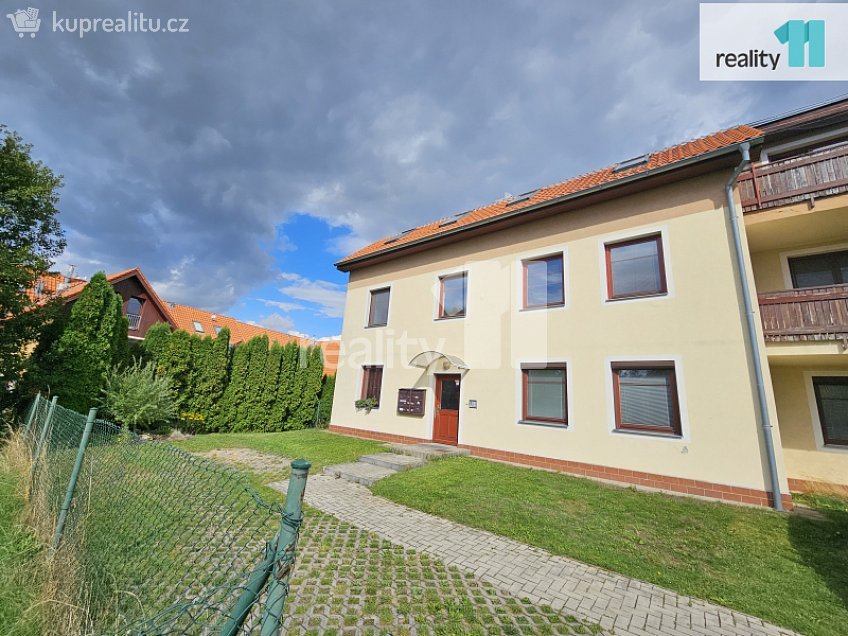 Pronájem bytu 1+kk 36 m^2 Mezi Domy, Jesenice 