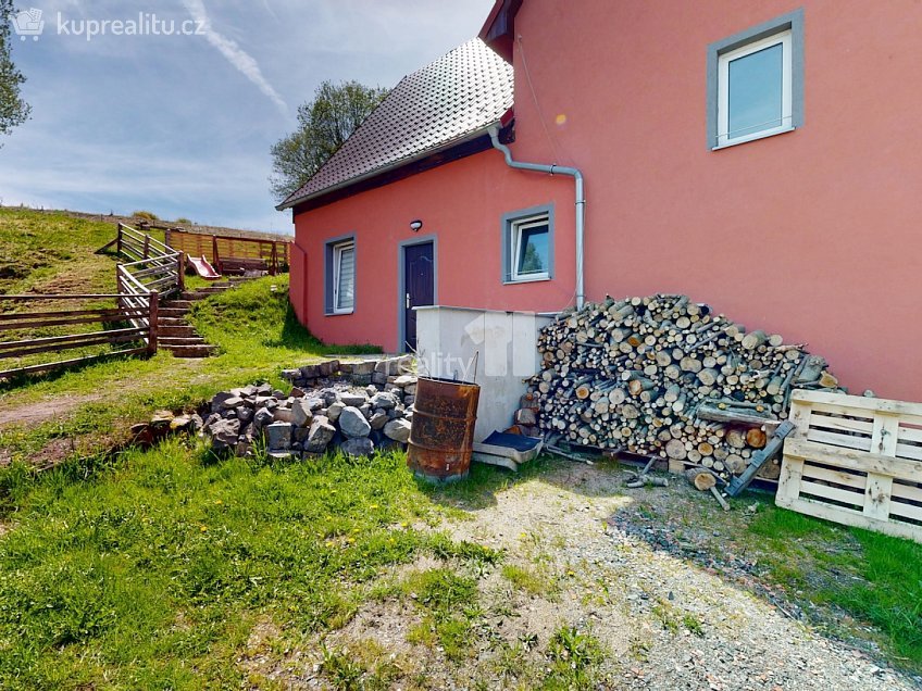 Prodej  ubytovacího zařízení 370 m^2 Loučná pod Klínovcem, Loučná pod Klínovcem 