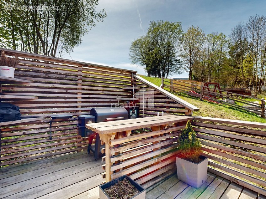 Prodej  ubytovacího zařízení 229 m^2 Loučná pod Klínovcem, Loučná pod Klínovcem 