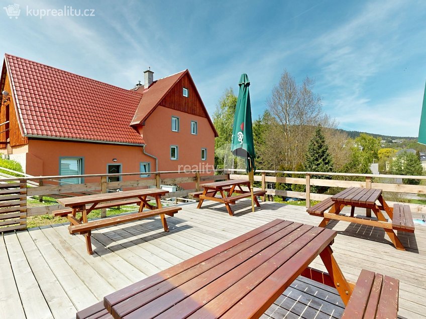 Prodej  ubytovacího zařízení 229 m^2 Loučná pod Klínovcem, Loučná pod Klínovcem 