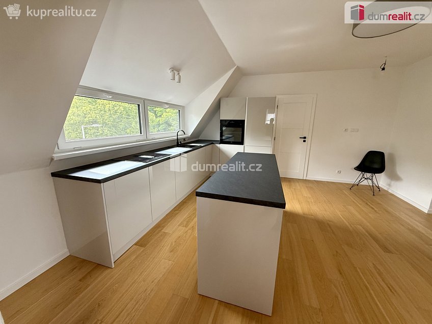 Prodej bytu 3+kk 80 m^2 Polní, Mariánské Lázně 