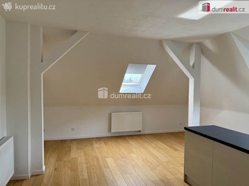 Prodej bytu 3+kk 80 m^2 Polní, Mariánské Lázně 