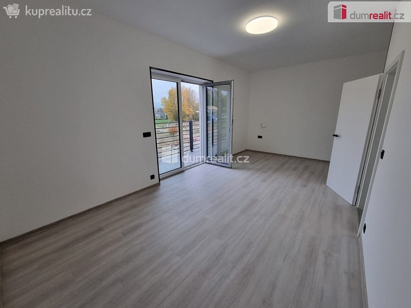 Pronájem  rodinného domu 160 m^2 K Malé Hleďsebi, Velká Hleďsebe 