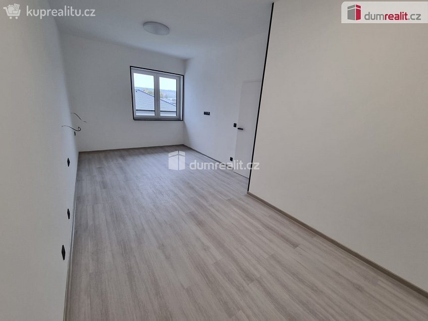 Pronájem  rodinného domu 160 m^2 K Malé Hleďsebi, Velká Hleďsebe 