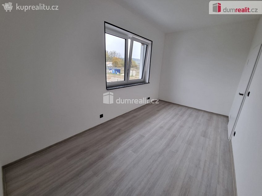 Pronájem  rodinného domu 160 m^2 K Malé Hleďsebi, Velká Hleďsebe 
